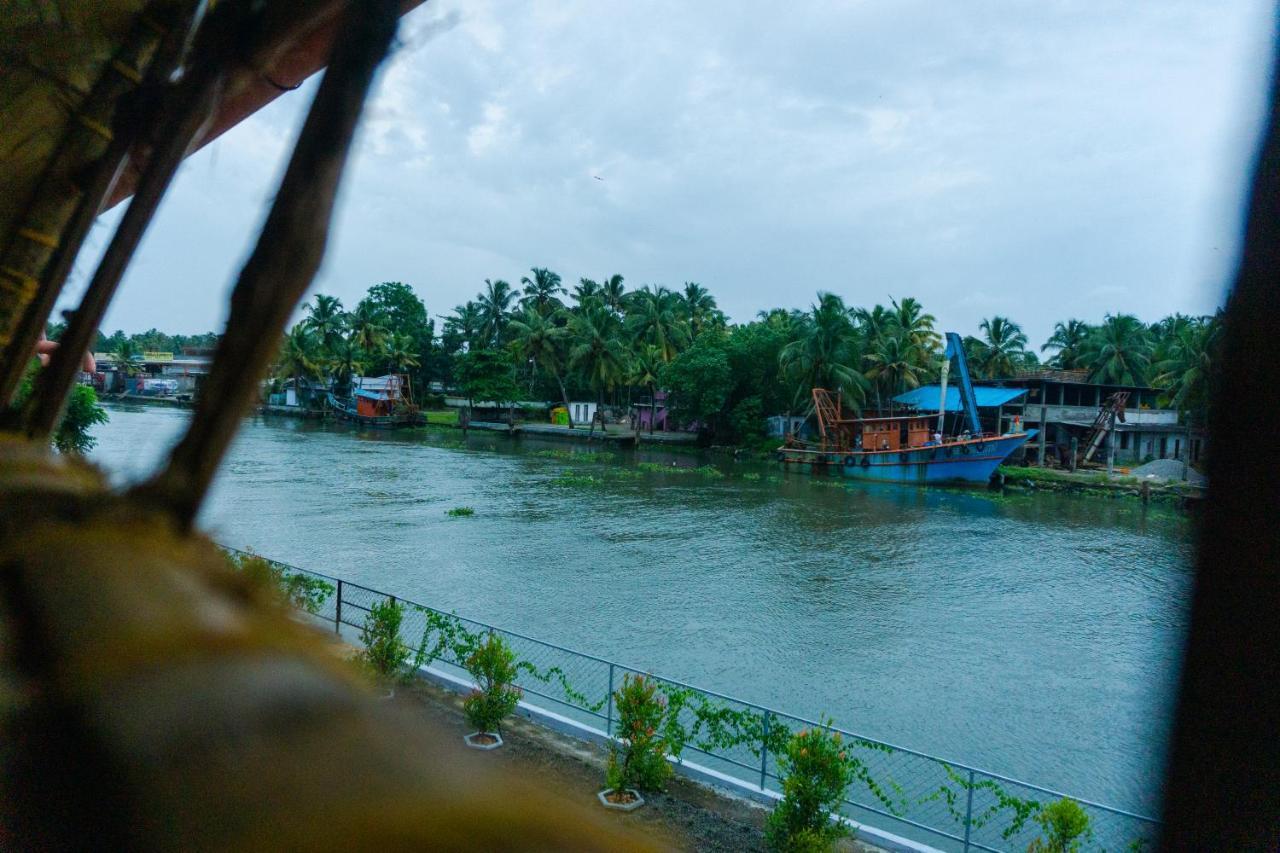 Canalview Private Cottage Azhikkal Ayiram Thengu Panmana Ngoại thất bức ảnh