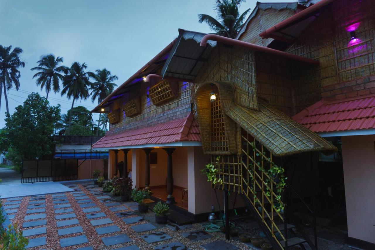 Canalview Private Cottage Azhikkal Ayiram Thengu Panmana Ngoại thất bức ảnh