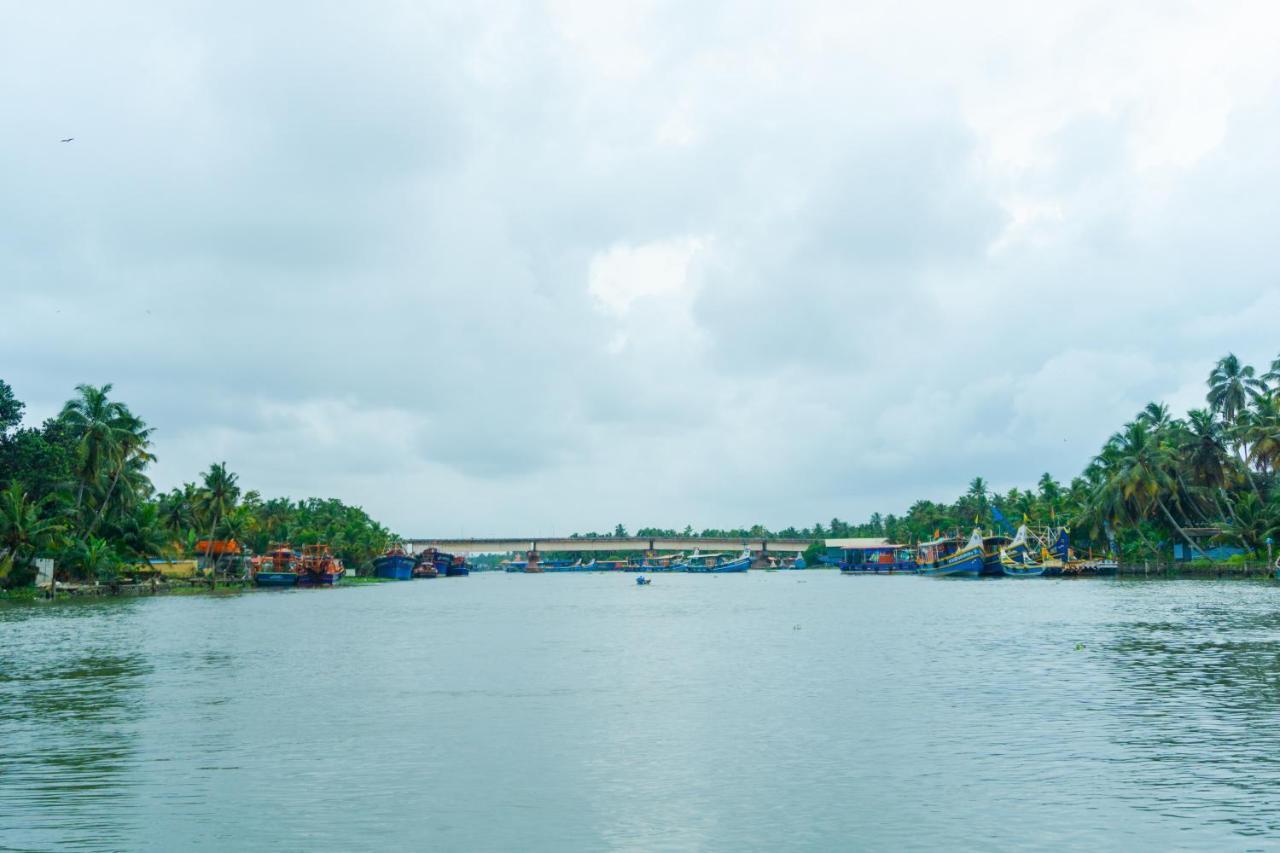 Canalview Private Cottage Azhikkal Ayiram Thengu Panmana Ngoại thất bức ảnh