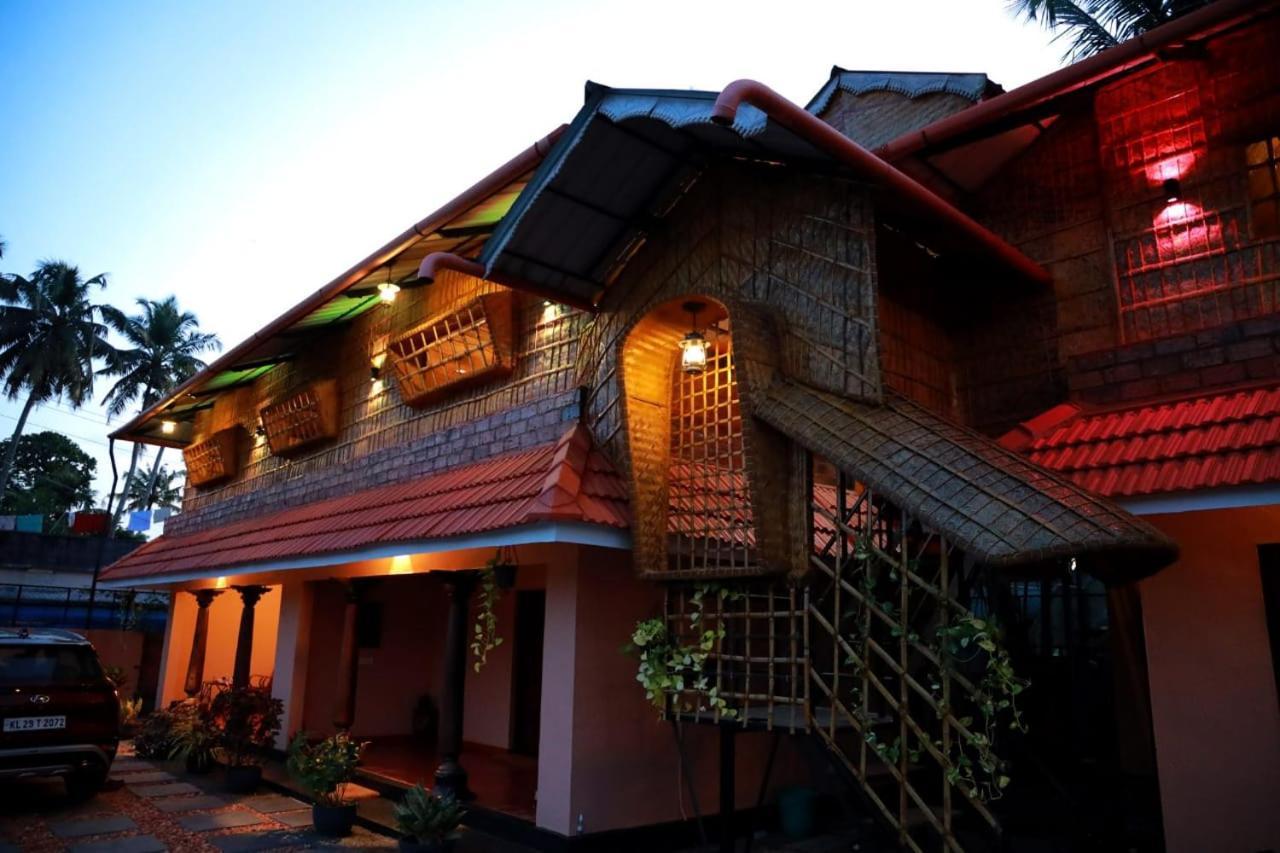 Canalview Private Cottage Azhikkal Ayiram Thengu Panmana Ngoại thất bức ảnh