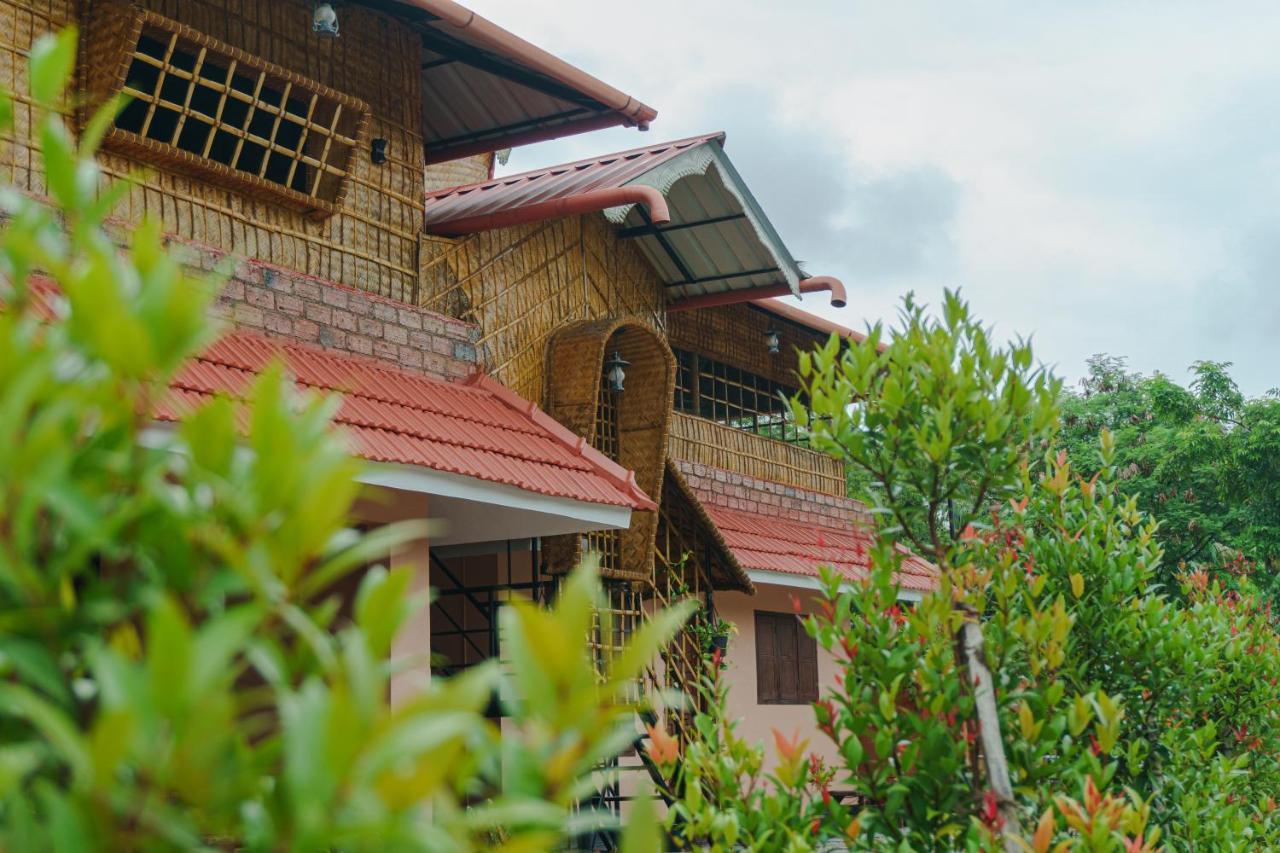 Canalview Private Cottage Azhikkal Ayiram Thengu Panmana Ngoại thất bức ảnh